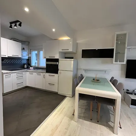 Collis * マカルスカ