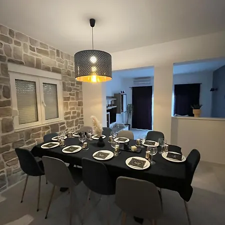 Collis * マカルスカ