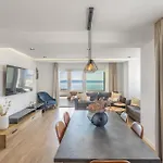 Collis דירה מאקרסקה