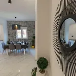 Collis アパート マカルスカ