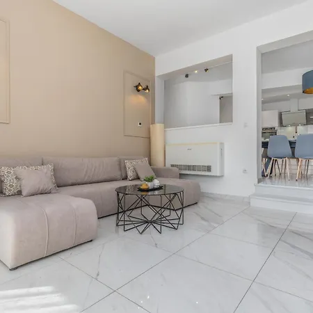 Collis Lejlighed Makarska