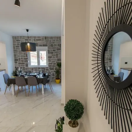 Collis Apartment Makarska