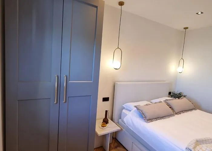 Collis Апартаменти *