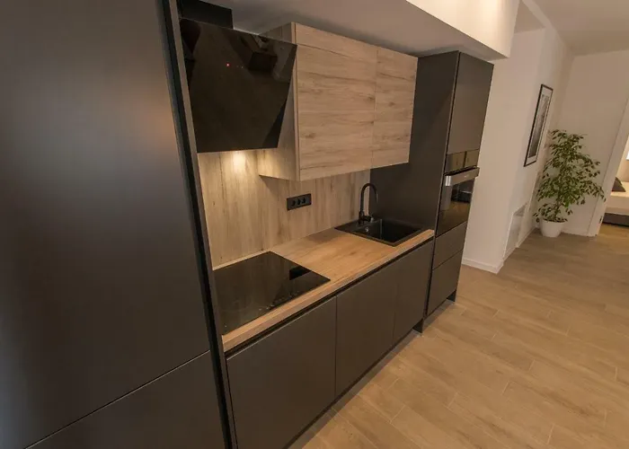 Collis Макарська