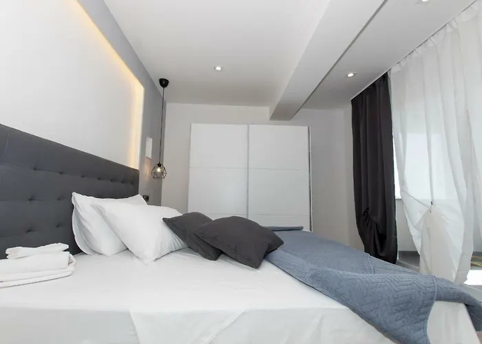 Collis Апартаменти *