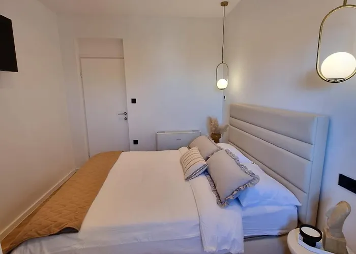 Collis * 马卡尔斯卡